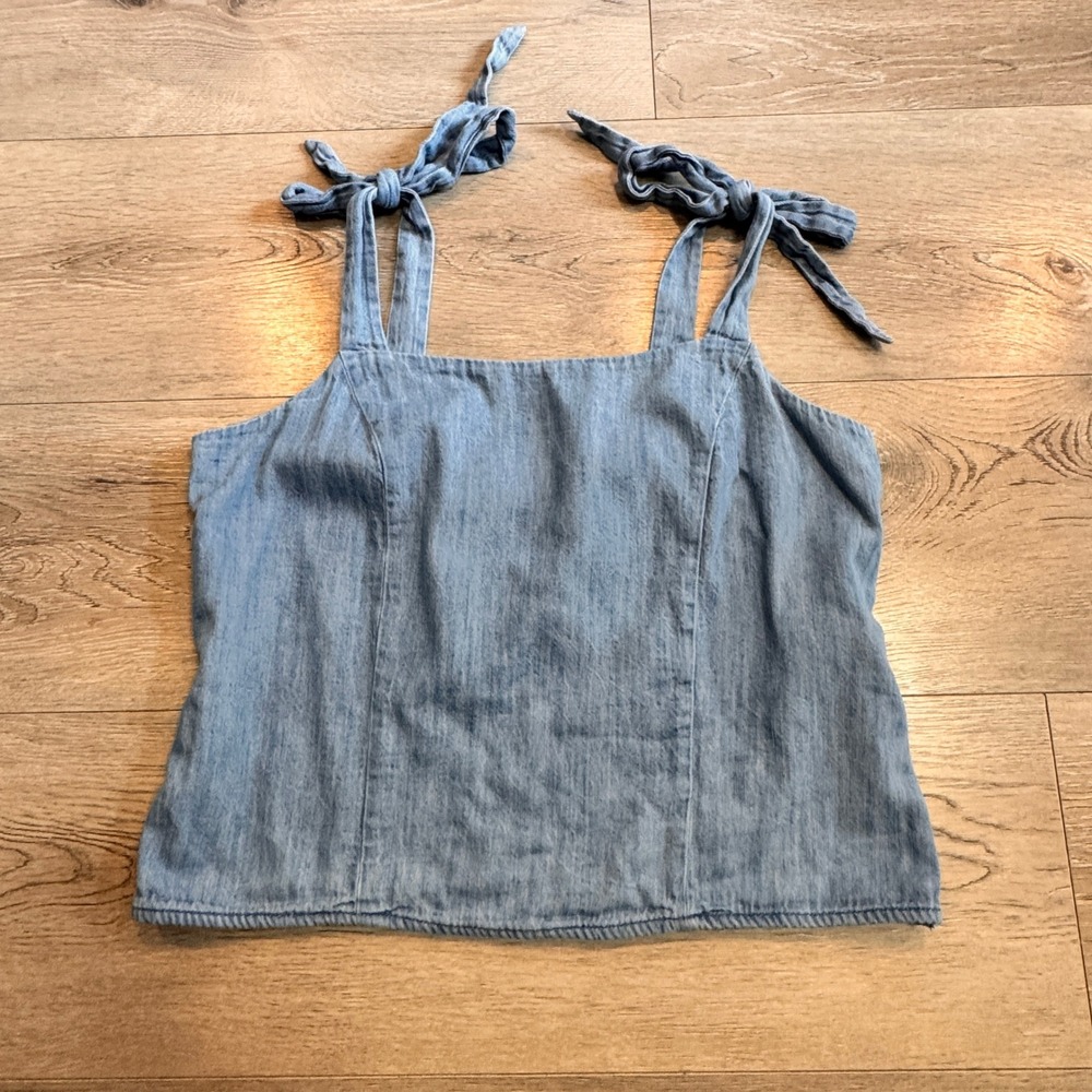 Old Navy Chambray Tie Tank Top‎ Smocked Sleeveless Casual Blue Large L